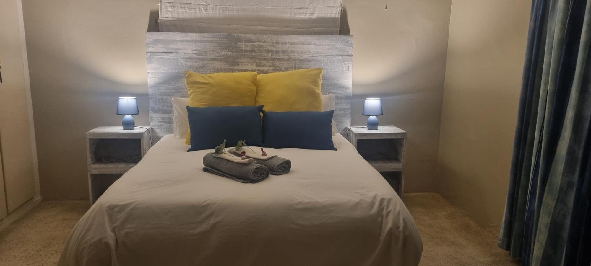 Large 1 Bedroom Cottage, 15 Min From Or Tambo Airport, With Backup Power And Water Apartment